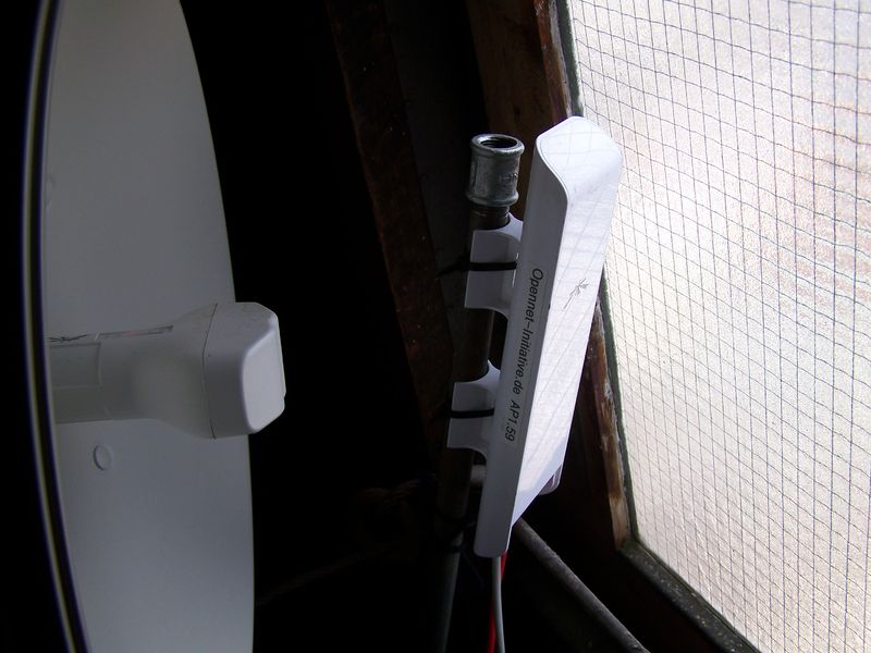 Datei:SN Antennen gekreuzt.jpg