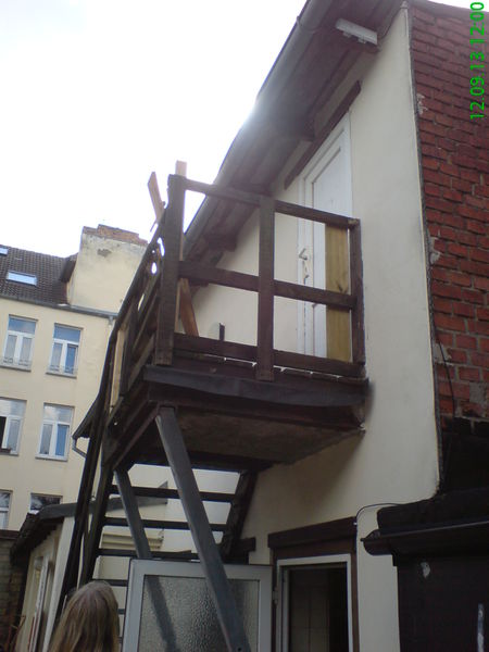 Datei:FoodCoop Dachinstallation.jpg