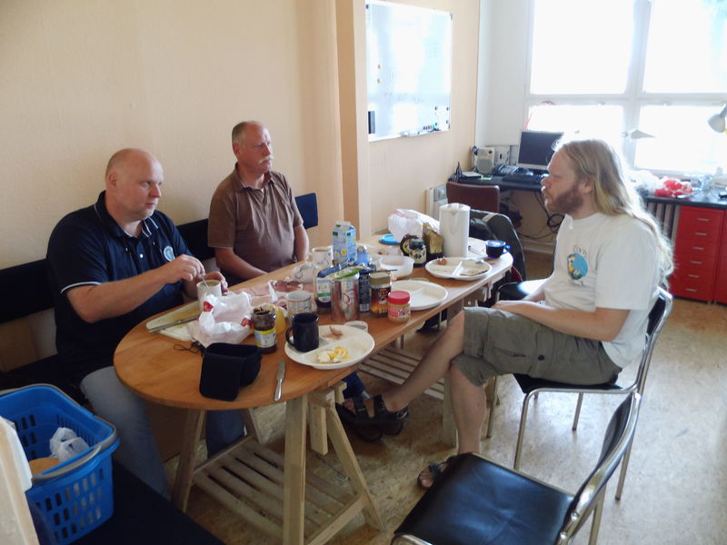 Datei:Sommerbrunch 2012 - Alle.JPG