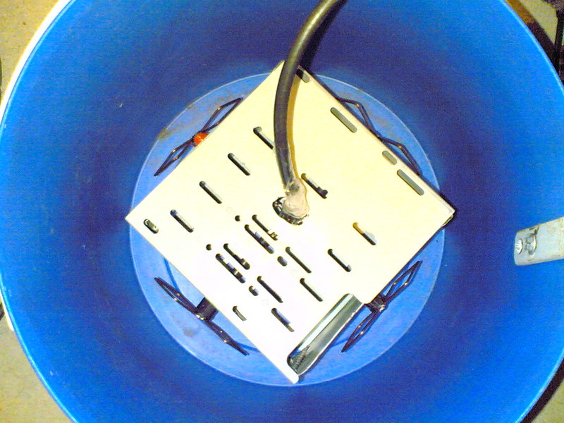 Datei:AP150 antenne im eimer.jpg